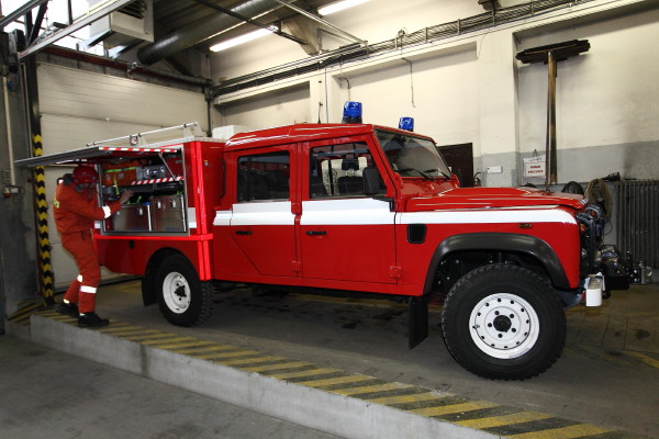 Land Rover.jpg